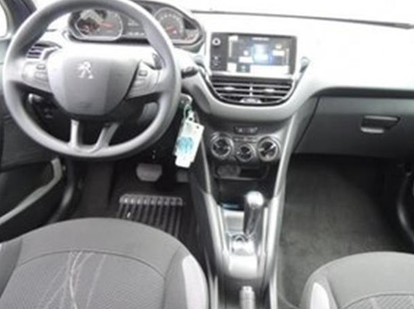 PEUGEOT 208 (01/12/2013) - 