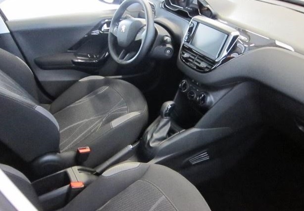 Left hand drive car PEUGEOT 208 (01/03/2014) - 