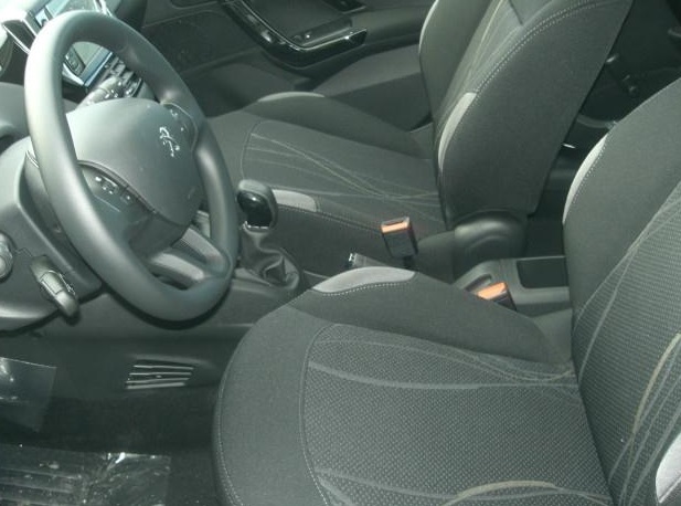 Left hand drive car PEUGEOT 208 (01/03/2014) - 