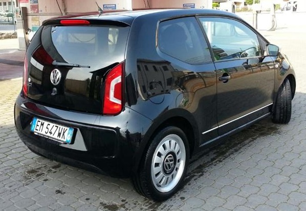 VOLKSWAGEN UP (01/05/2012) - 