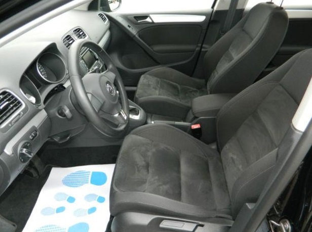 left hand drive VOLKSWAGEN GOLF (01/04/2011) -  