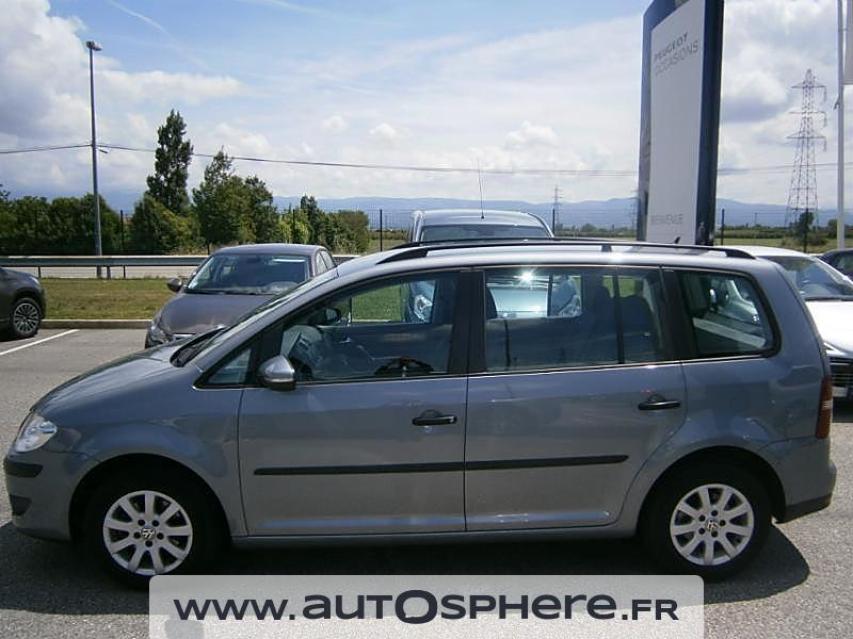 Left hand drive car VOLKSWAGEN TOURAN (18/05/2010) - 