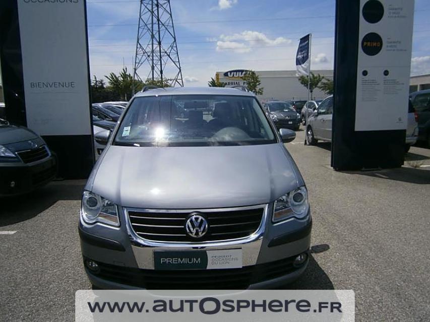 VOLKSWAGEN TOURAN (18/05/2010) - 