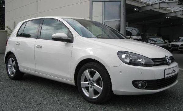 Left hand drive VOLKSWAGEN GOLF 2.0 TDI DSG TEAM