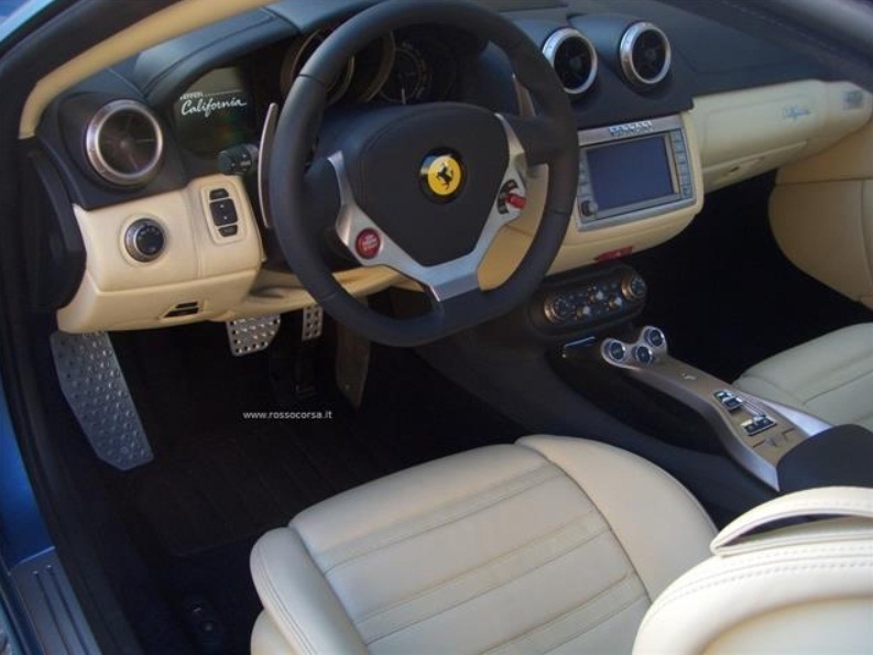 FERRARI CALIFORNIA (01/09/2010) - 