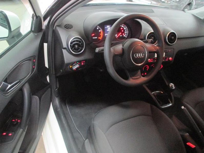 AUDI A1 (01/03/2011) - 