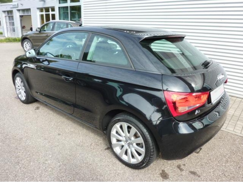 Left hand drive AUDI A1 Attraction 1.6 TDI S tronic