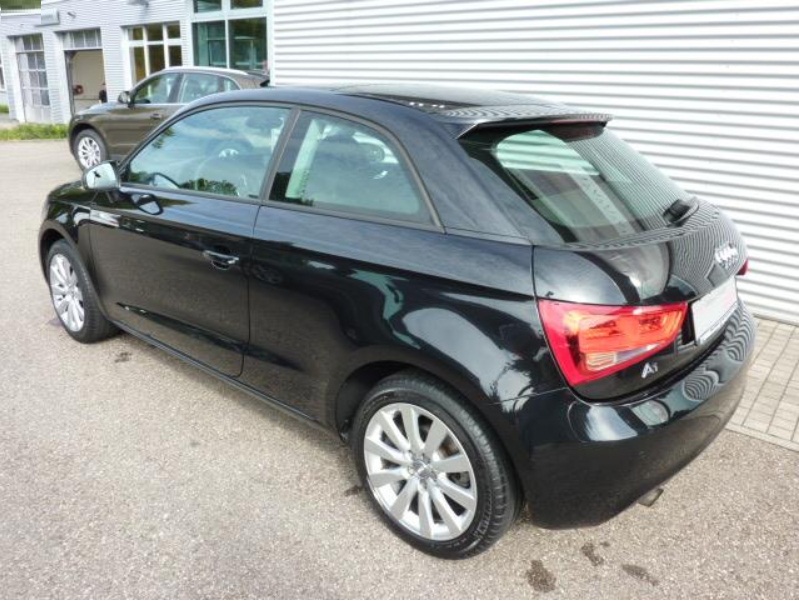 lhd car AUDI A1 (01/08/2011) - 