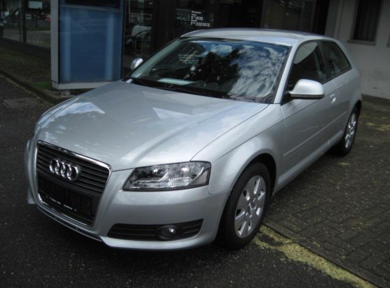 Left hand drive AUDI A3 1.6 TDI DPF Attraction