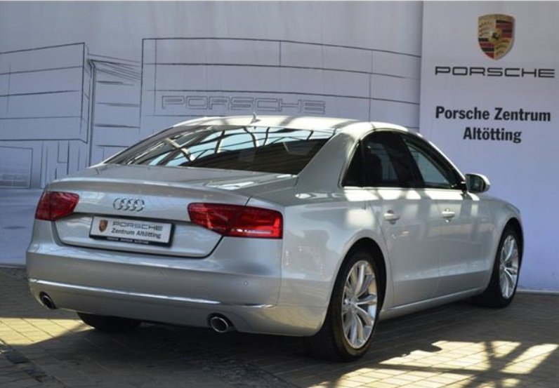 AUDI A8 (01/05/2010) - 