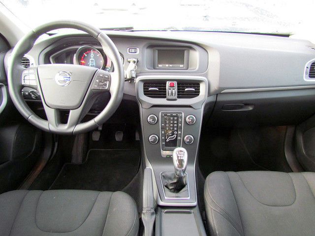 Left hand drive car VOLVO V40 (01/12/2012) - 