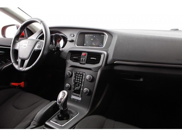 Left hand drive car VOLVO V40 (01/02/2013) - 