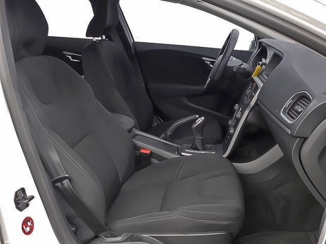 Left hand drive car VOLVO V40 (01/10/2012) - 