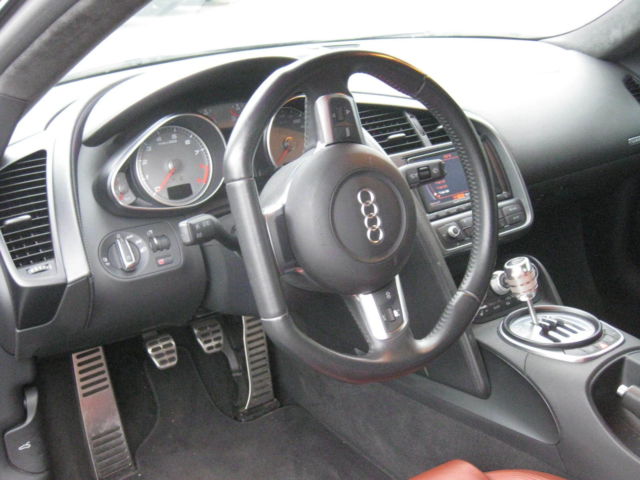 left hand drive AUDI R8 (01/08/2008) -  