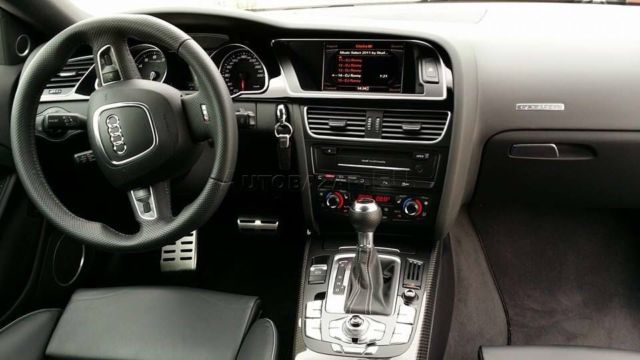 Left hand drive car AUDI RS5 (01/12/2011) - 