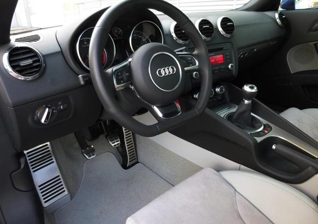 AUDI TT (01/06/2013) - 