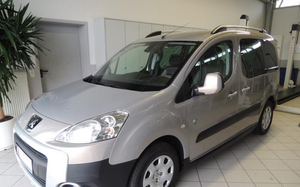 PEUGEOT PARTNER (01/10/2011) - 