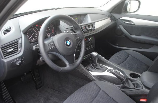 Left hand drive car BMW X1 (01/09/2010) - 