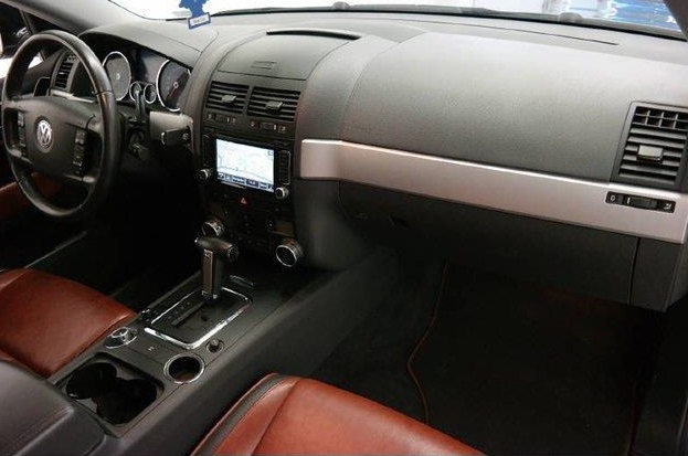 Left hand drive car VOLKSWAGEN TOUAREG (01/12/2008) - 