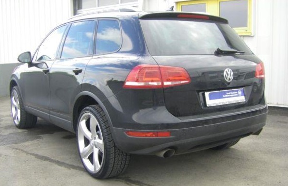 Left hand drive car VOLKSWAGEN TOUAREG (01/11/2012) - 