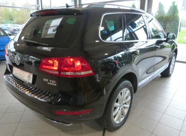 lhd car VOLKSWAGEN TOUAREG (01/08/2010) - 