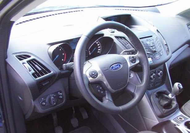 FORD KUGA (01/06/2013) - 