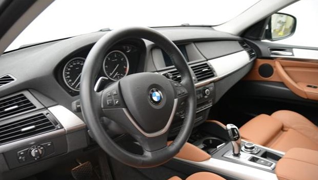left hand drive BMW X6 (01/12/2011) -  