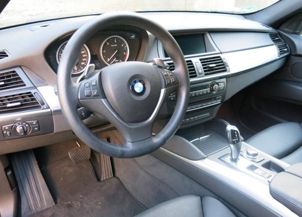 Left hand drive car BMW X6 (01/06/2012) - 