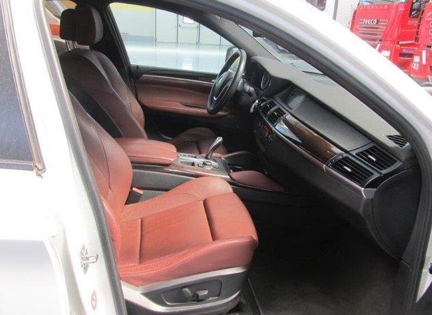 BMW X6 (01/12/2010) - 