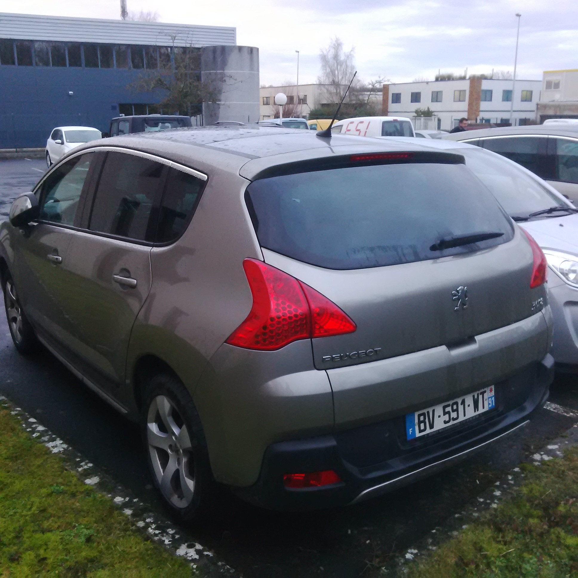 PEUGEOT 3008 (01/04/2011) - 