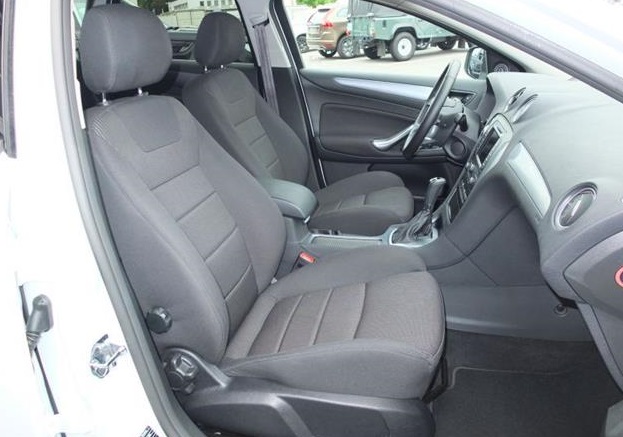 Left hand drive car FORD MONDEO (01/08/2013) - 