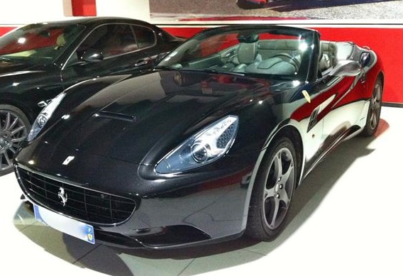 Left hand drive FERRARI CALIFORNIA 4.3 V8 CONVERTIBLE