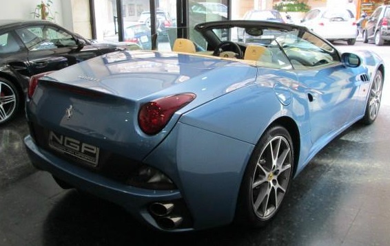 left hand drive FERRARI CALIFORNIA (01/10/2010) -  