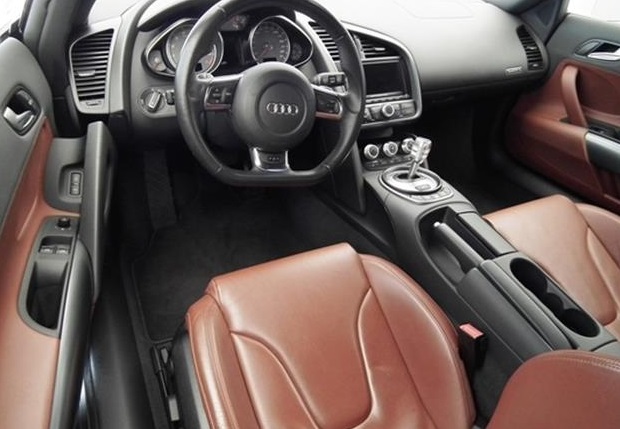 Left hand drive car AUDI R8 (01/05/2011) - 