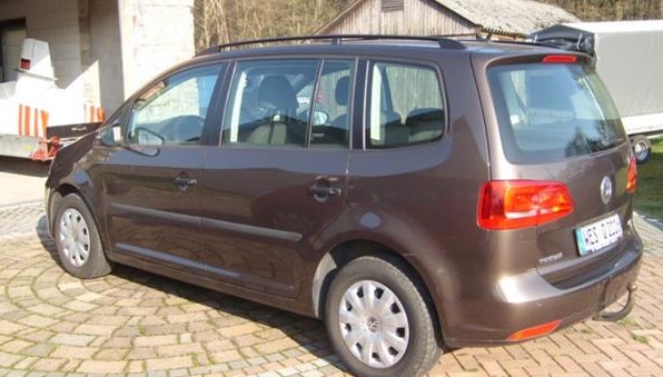 left hand drive VOLKSWAGEN TOURAN (01/02/2011) -  