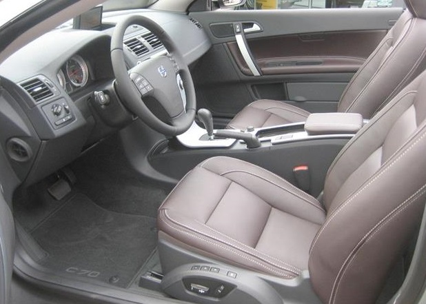 Left hand drive car VOLVO C70 (01/10/2013) - 