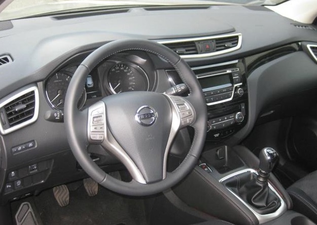 Left hand drive car NISSAN QASHQAI (01/03/2014) - 