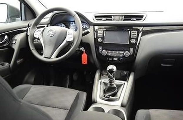 left hand drive NISSAN QASHQAI (01/04/2014) -  