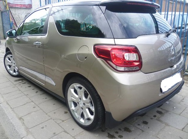 Left hand drive CITROEN DS3 1.5 VVTI CHIC SPORT