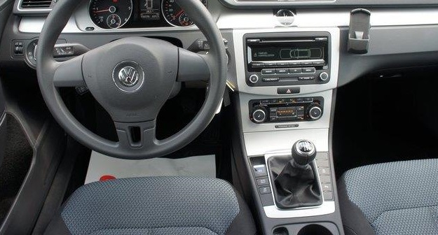 VOLKSWAGEN PASSAT (01/09/2011) - 