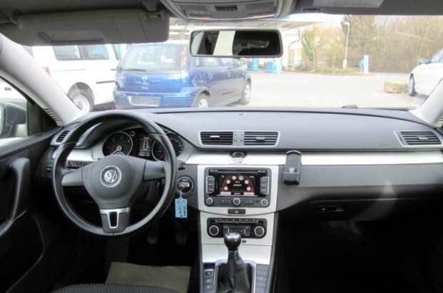 VOLKSWAGEN PASSAT (01/02/2011) - 