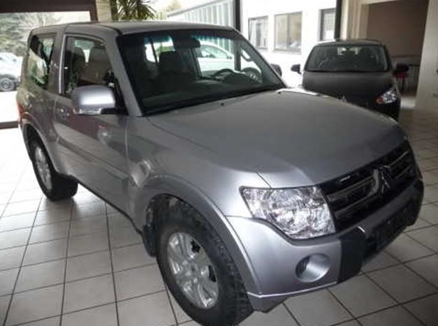 lhd MITSUBISHI PAJERO (01/06/2012) - 