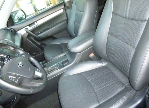 Left hand drive car KIA SORENTO (01/09/2012) - 