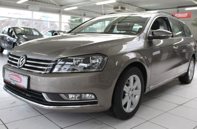 VOLKSWAGEN PASSAT (01/11/2011) - 