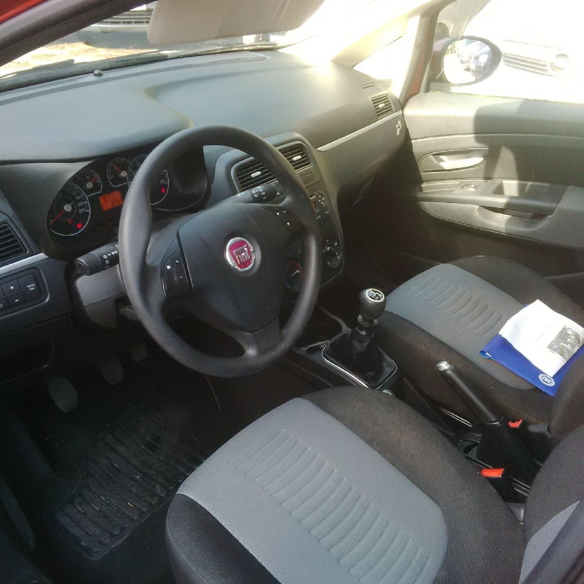 Left hand drive car FIAT PUNTO (01/09/2008) - 