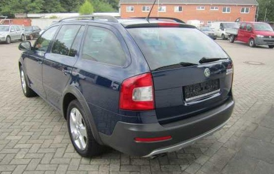 lhd car SKODA OCTAVIA (01/11/2010) - 