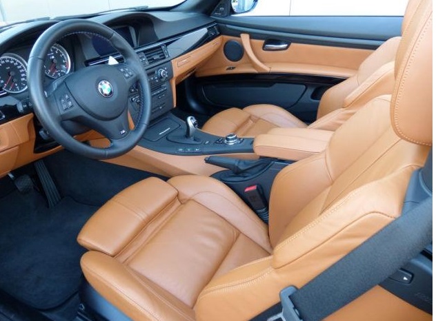 Left hand drive car BMW M3 (01/04/2012) - 