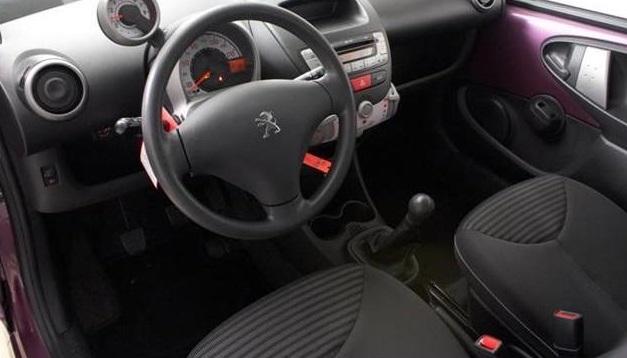 PEUGEOT 107 (01/06/2013) - 