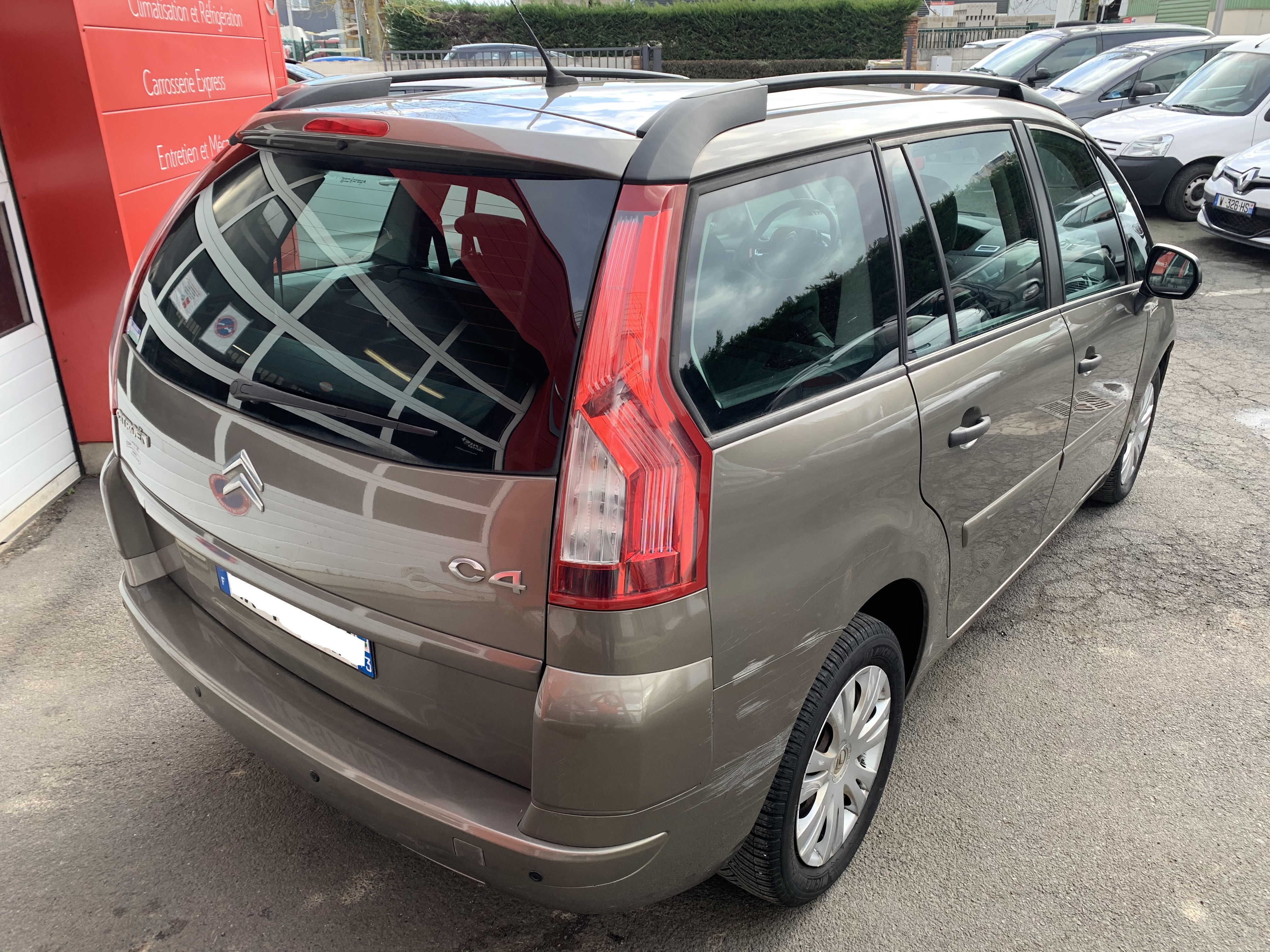 left hand drive CITROEN C4 GRAND PICASSO (01/04/2010) -  