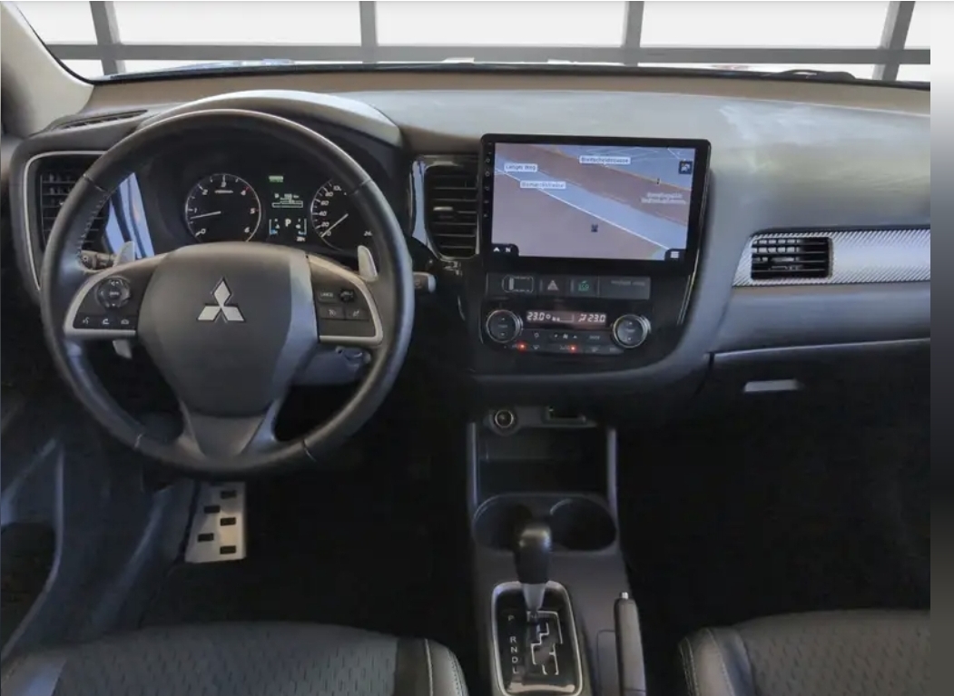 Left Hand Drive MITSUBISHI OUTLANDER gallery photo